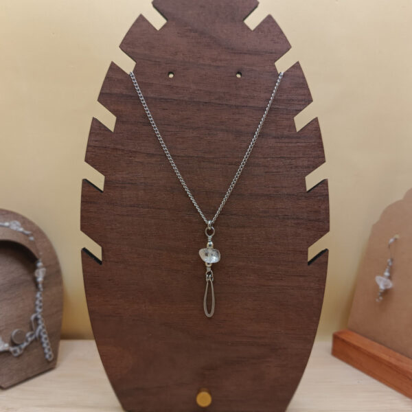 Kristalna tišina - ogrlica sa priveskom